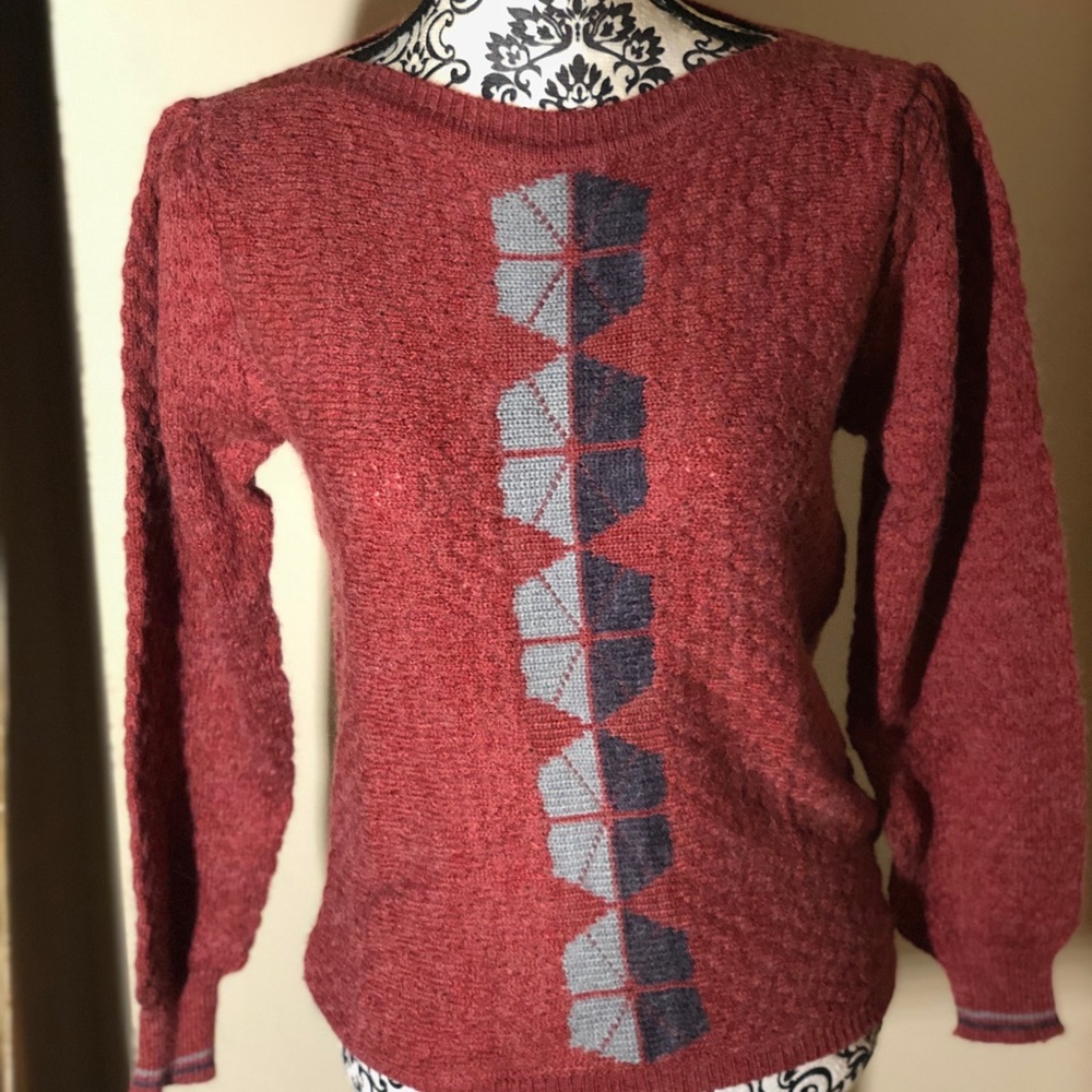 Red blue and grey design wye oaks sweater - Picture 7 of 7